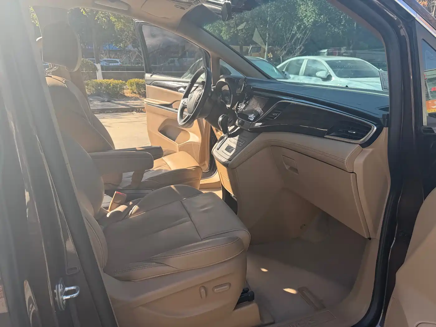 Buick GL8 2018 ES 28T Premium Type China VI фото 7