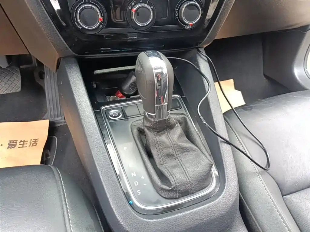 Volkswagen Sagitar 2017 1.6L Automatic Comfort фото 14