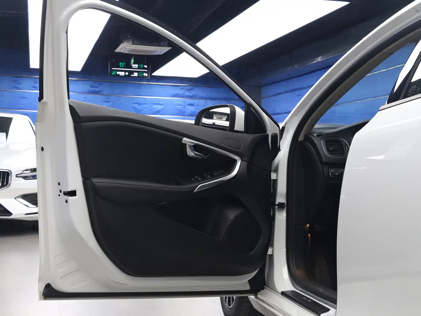 Volvo V40 2019 2018 T3 Inscription Edition