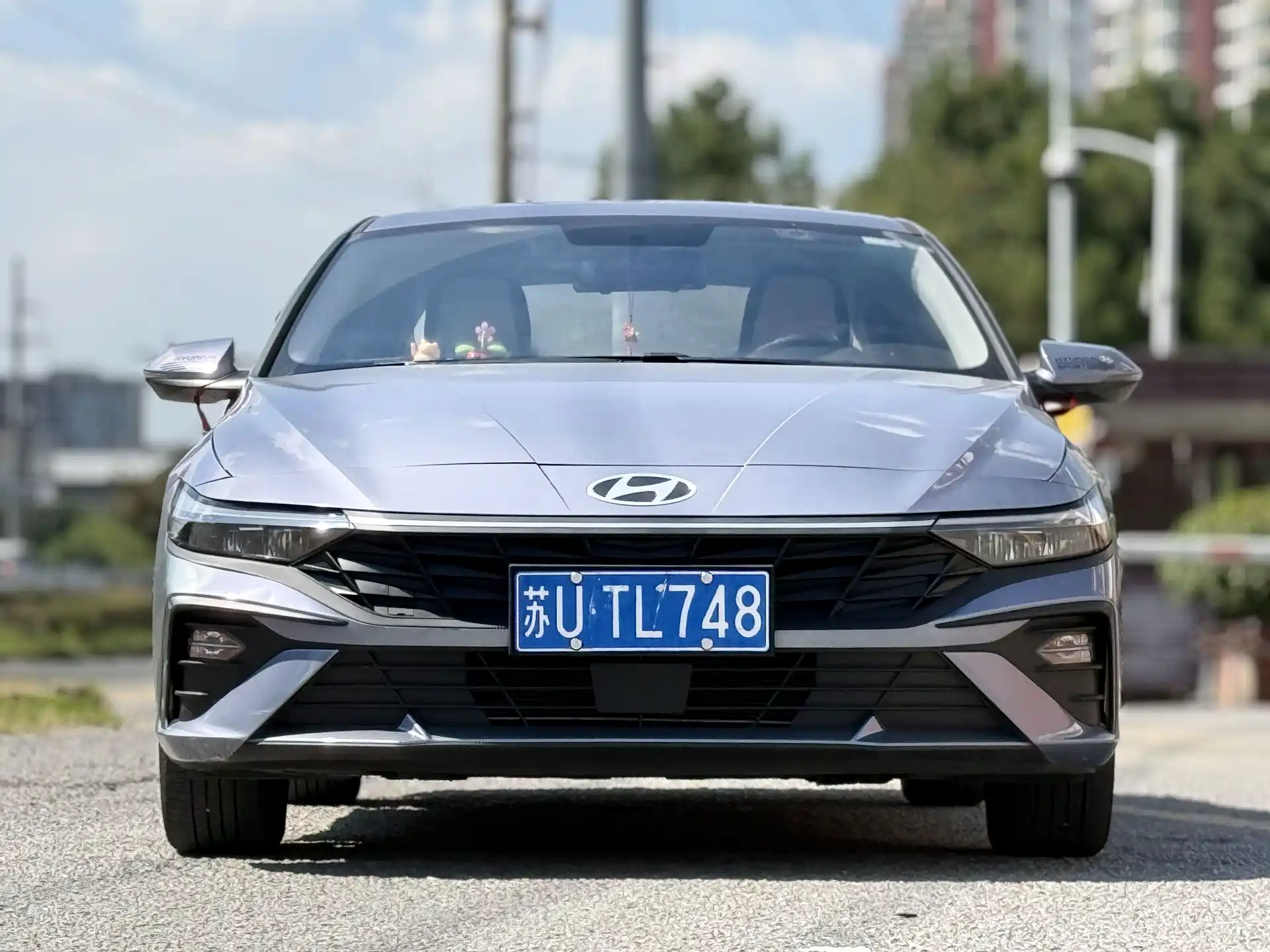 Photo 1 - Hyundai Elantra
