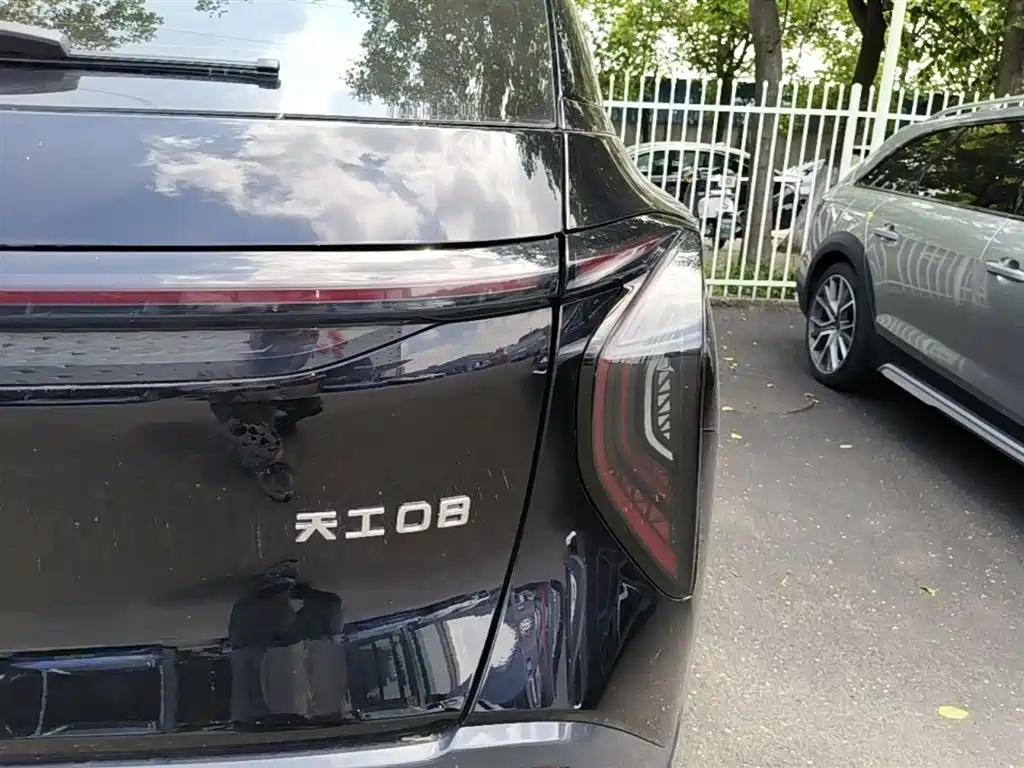 Hongqi Tian Gong 08 2025 680 Ultra AWD фото 8
