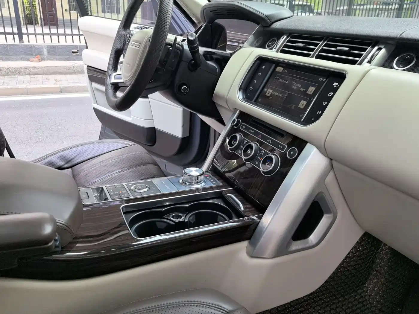 Land Rover Range Rover 2016 3.0 SC V6 Vogue SE Autobiography LWB фото 15