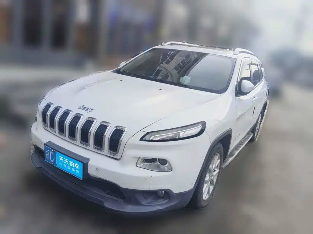 Jeep Cherokee 2016 — пригон из Китая