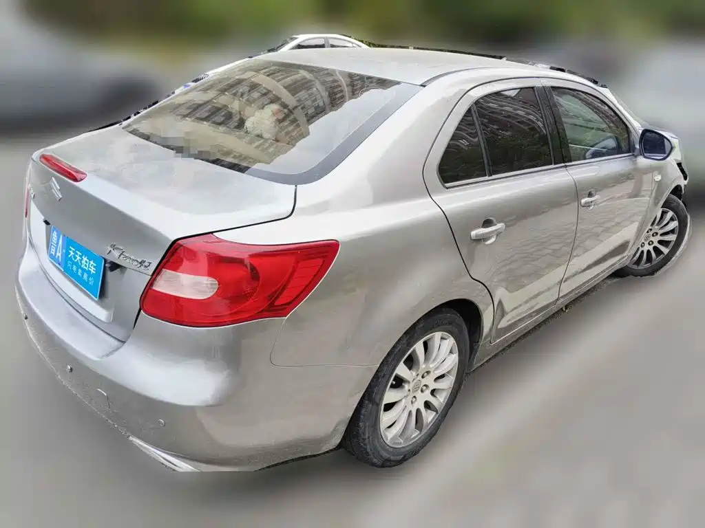 Suzuki Kizashi 2012 2011 2.4L 2WD Manual Standard Edition