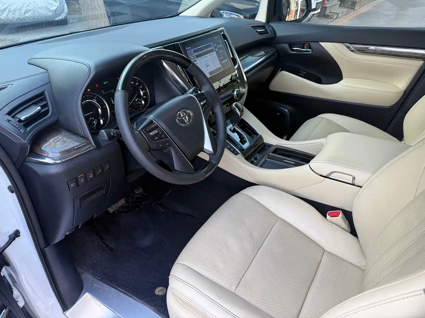 Toyota Vellfire 2021 Crown Hybrid 2.5L HV Supreme Edition фото 5