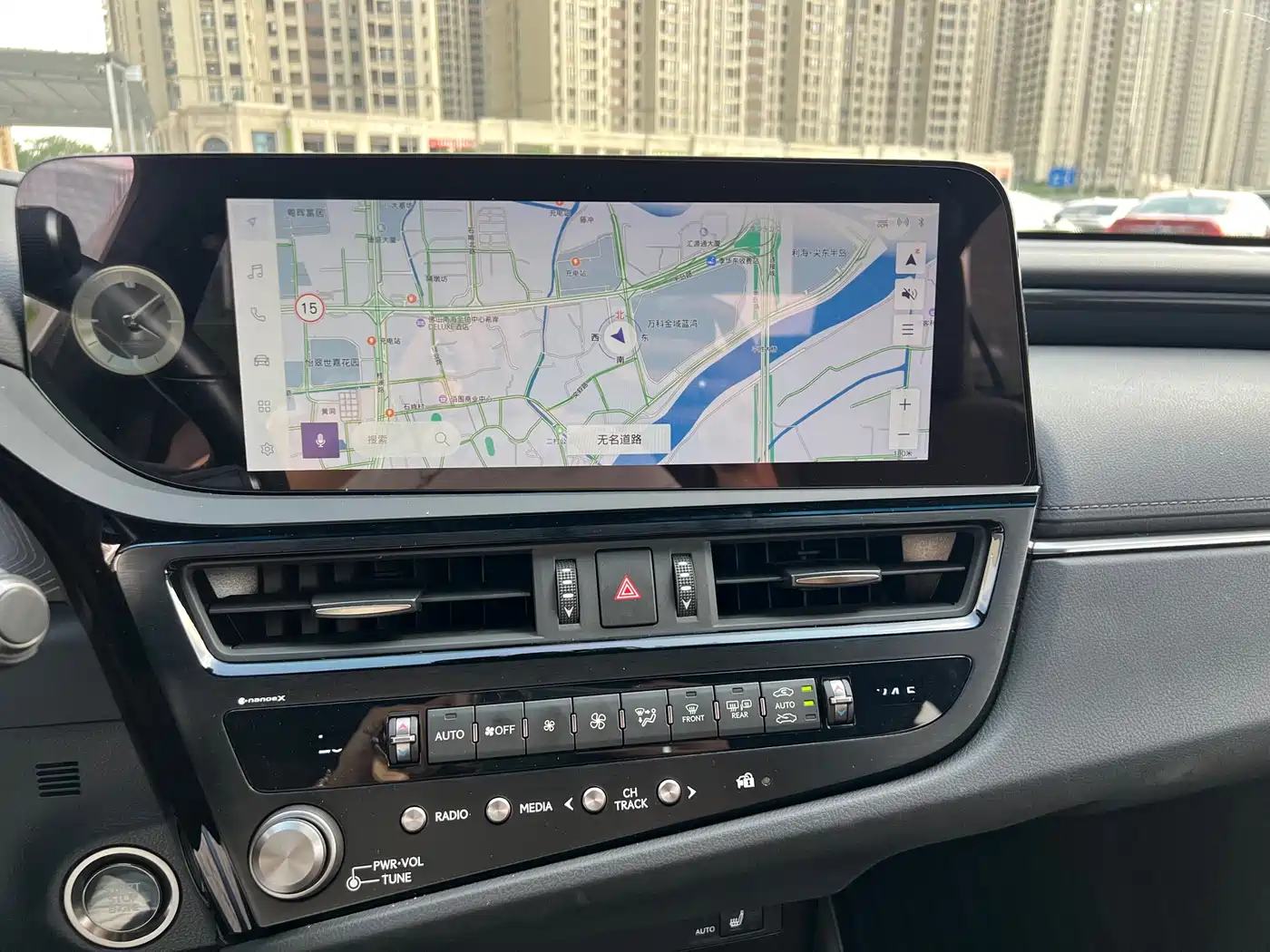 Lexus ES 2023 200 Luxury Edition фото 13