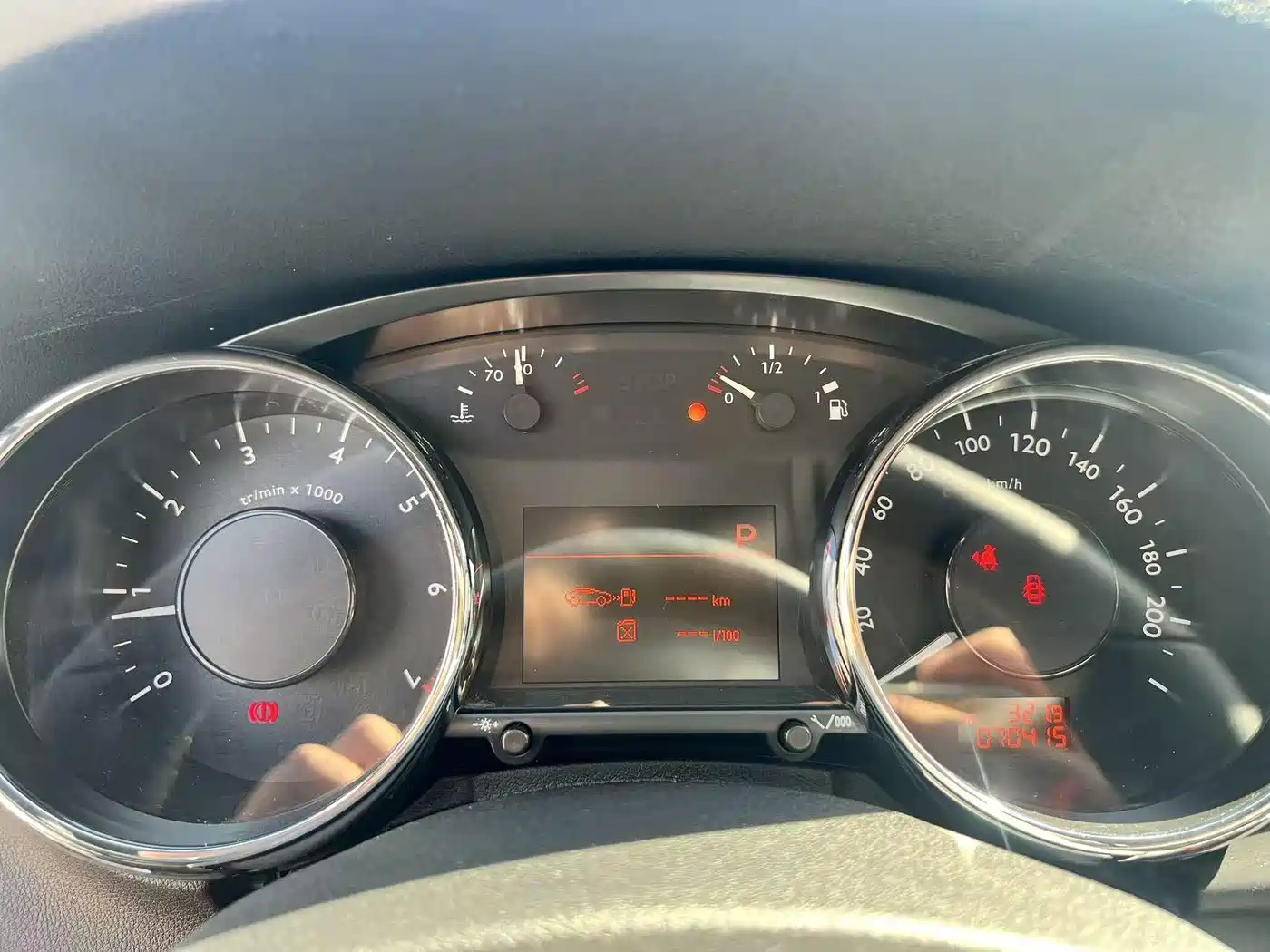 Peugeot 3008 2013 2.0L Automatic Trend Edition фото 14