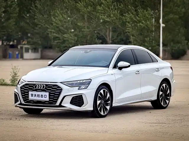 Audi A3 A3L Limousine 35 TFSI, Стиль Спорт