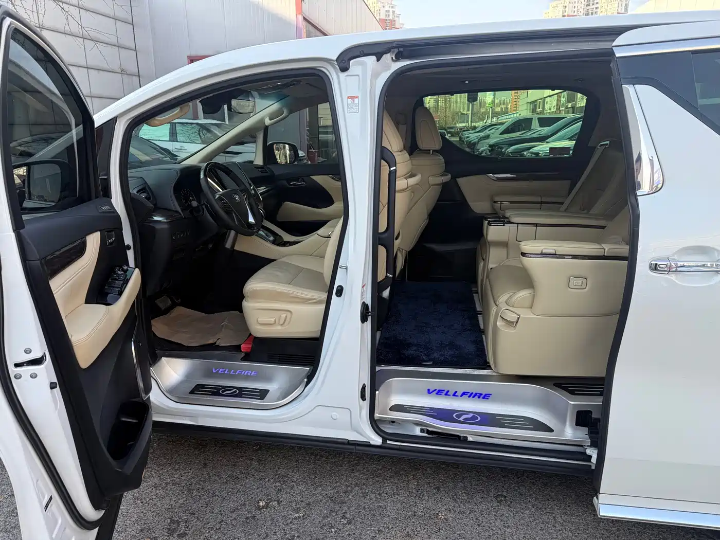 Toyota Vellfire 2021 Crown Hybrid 2.5L HV Supreme Edition фото 9