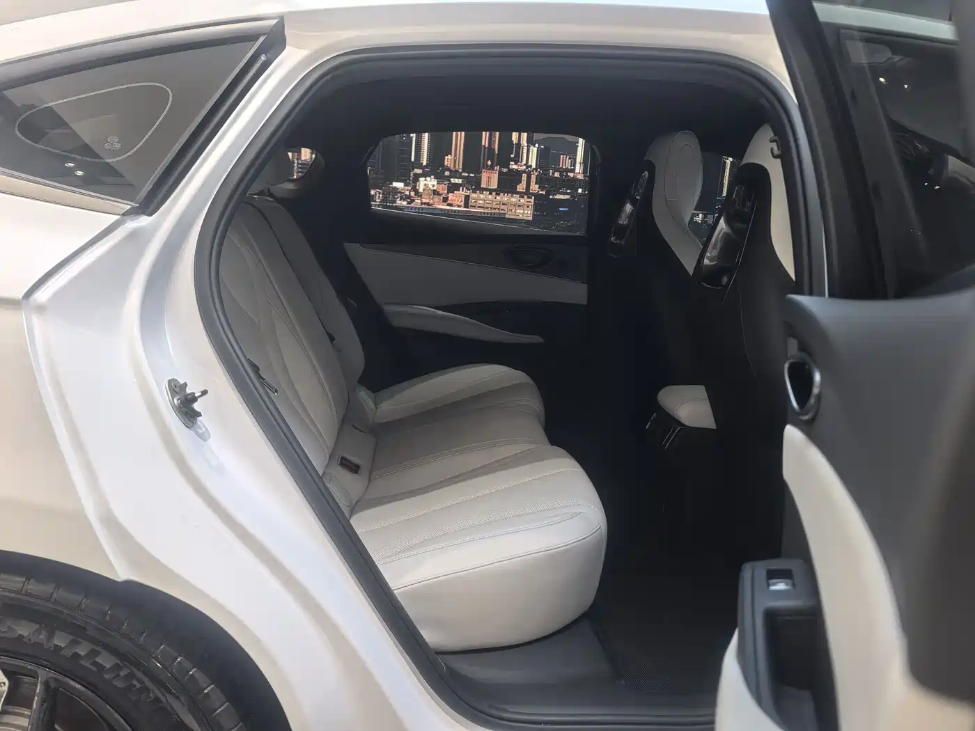 BYD Seal 06 New Energy 2024 DM-i 80KM Luxury фото 11