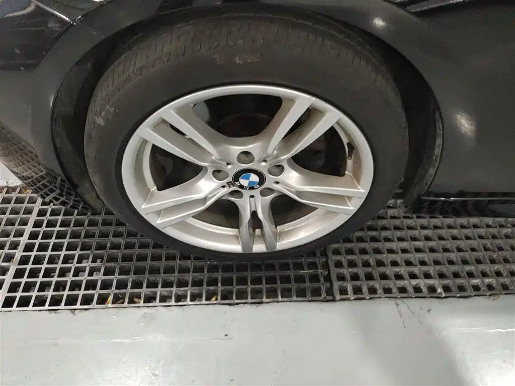 BMW 3 Series 2017 320Li M Sport фото 25