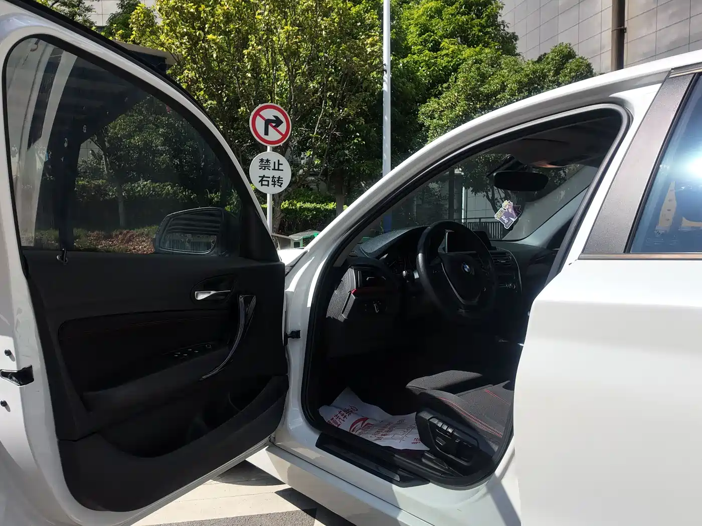 BMW 1 Series (Import) 2013 Facelift 118i Sport Model фото 9
