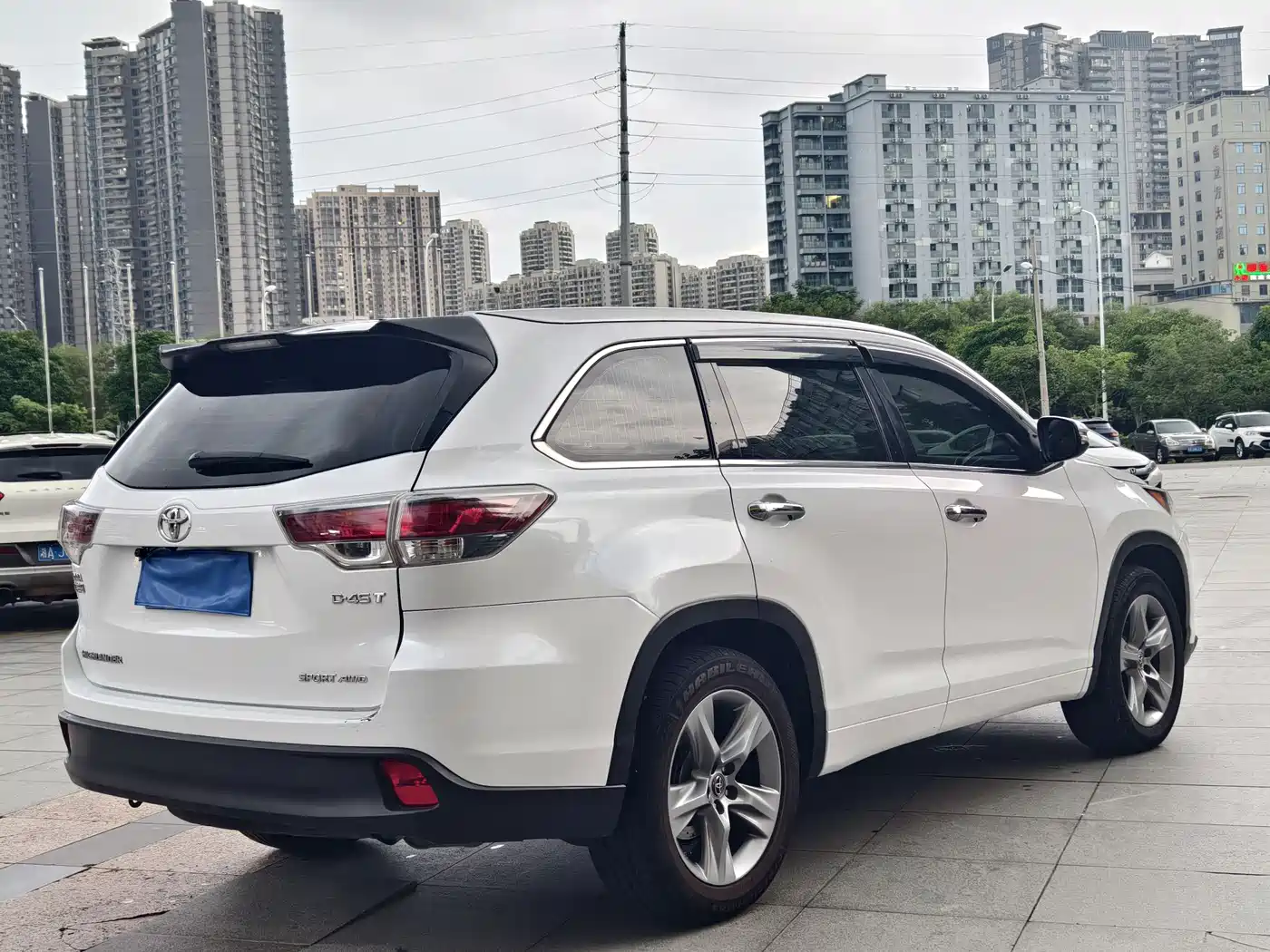 Photo 5 - Toyota Highlander