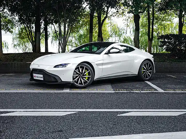 Aston Martin V8 Vantage 2021 2018 4.0T V8 Coupe