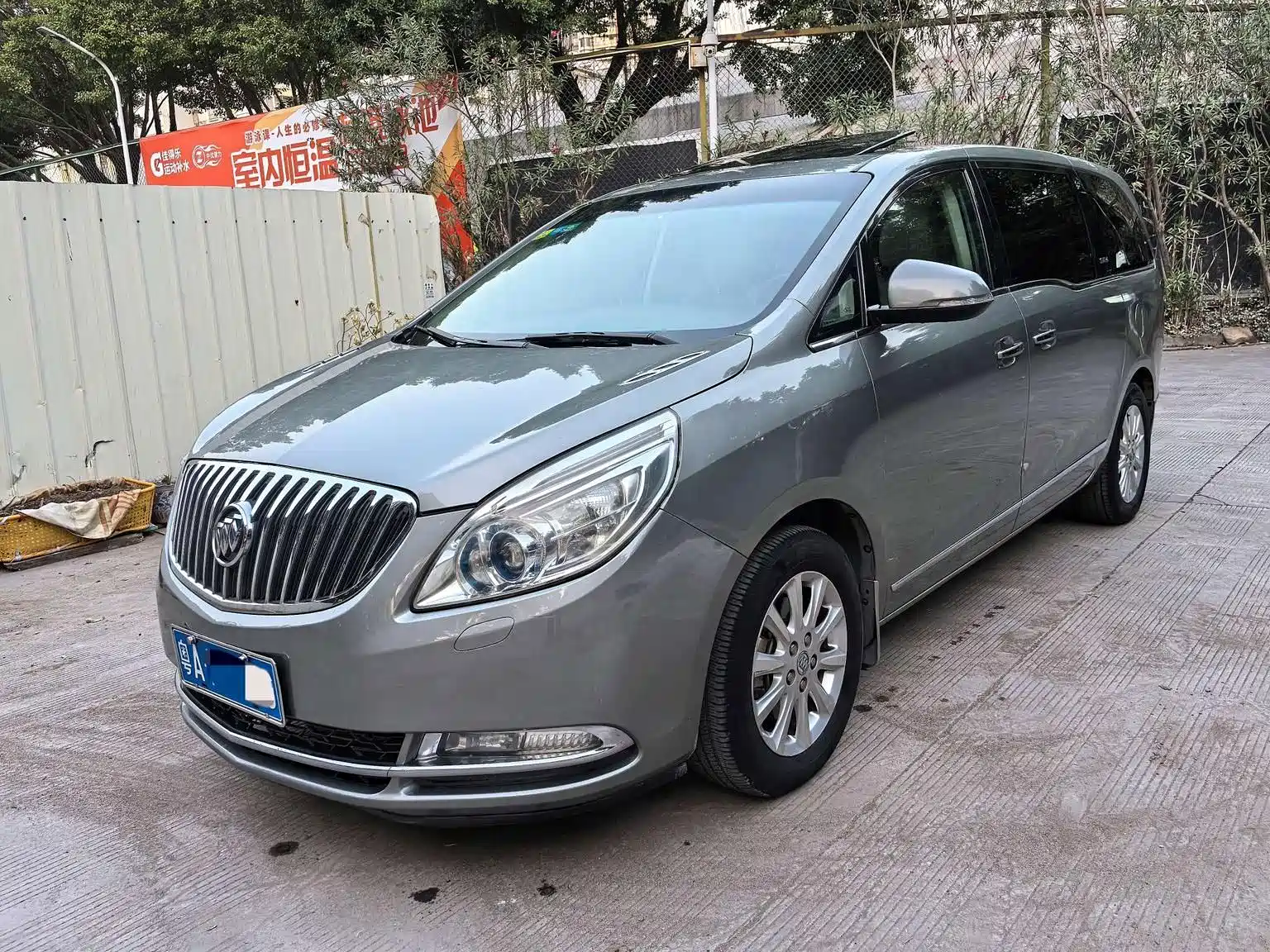 Фото 1 - Buick GL8