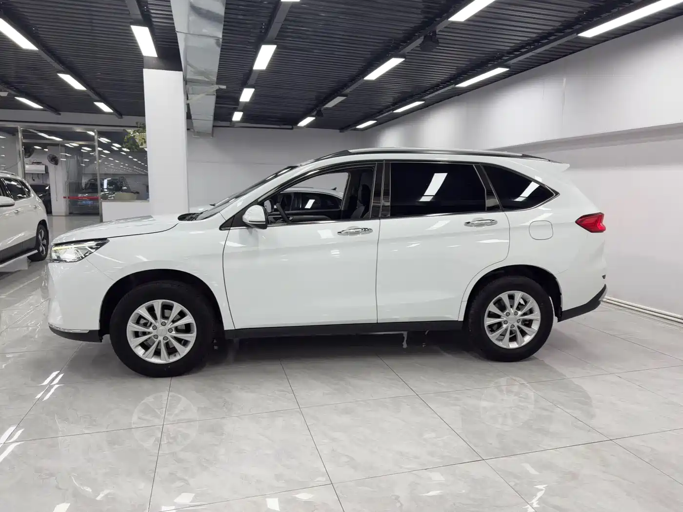 Haval M6 2023 PLUS 1.5T DCT Luxury Smart Connect фото 3