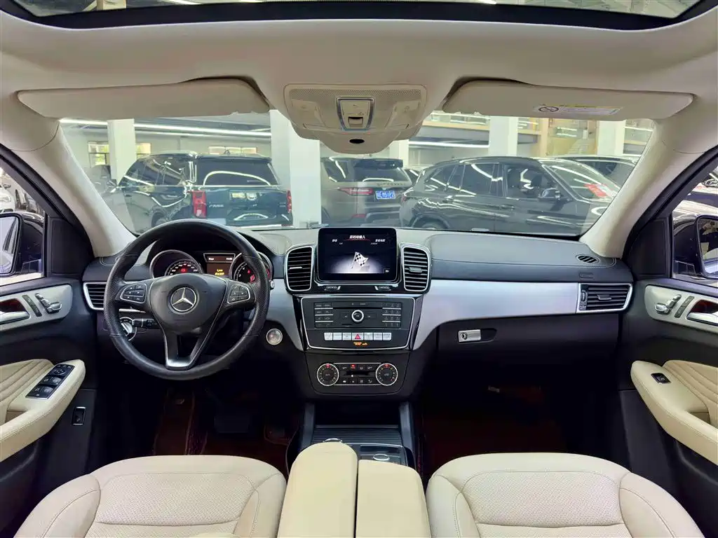 Mercedes-Benz GLE Coupe 2018 GLE 320 4MATIC Coupe SUV фото 9