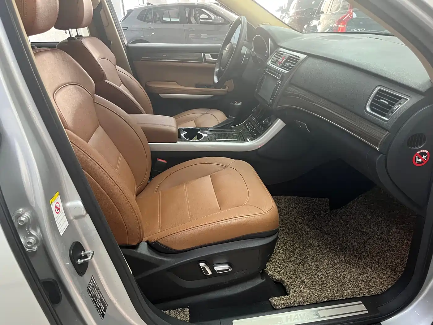 Haval H8 2015 2.0T 2WD Luxury фото 14