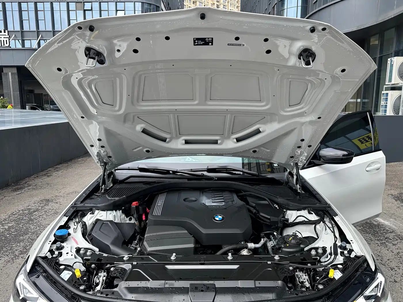 BMW 3 Series 2024 325i M Sport Shadowline Package фото 19