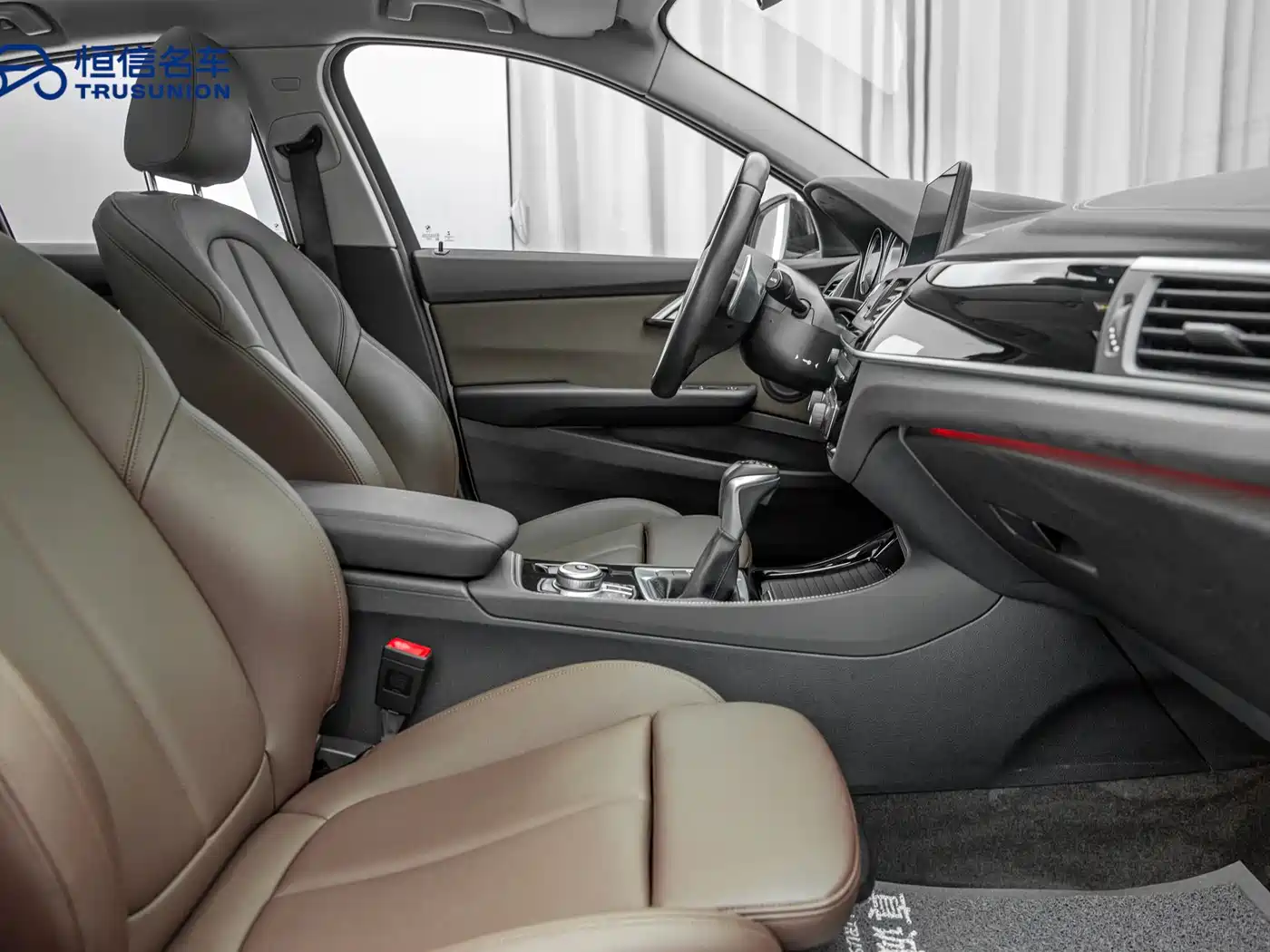 BMW 1 Series 2019 120i Leading M Sport Package фото 14