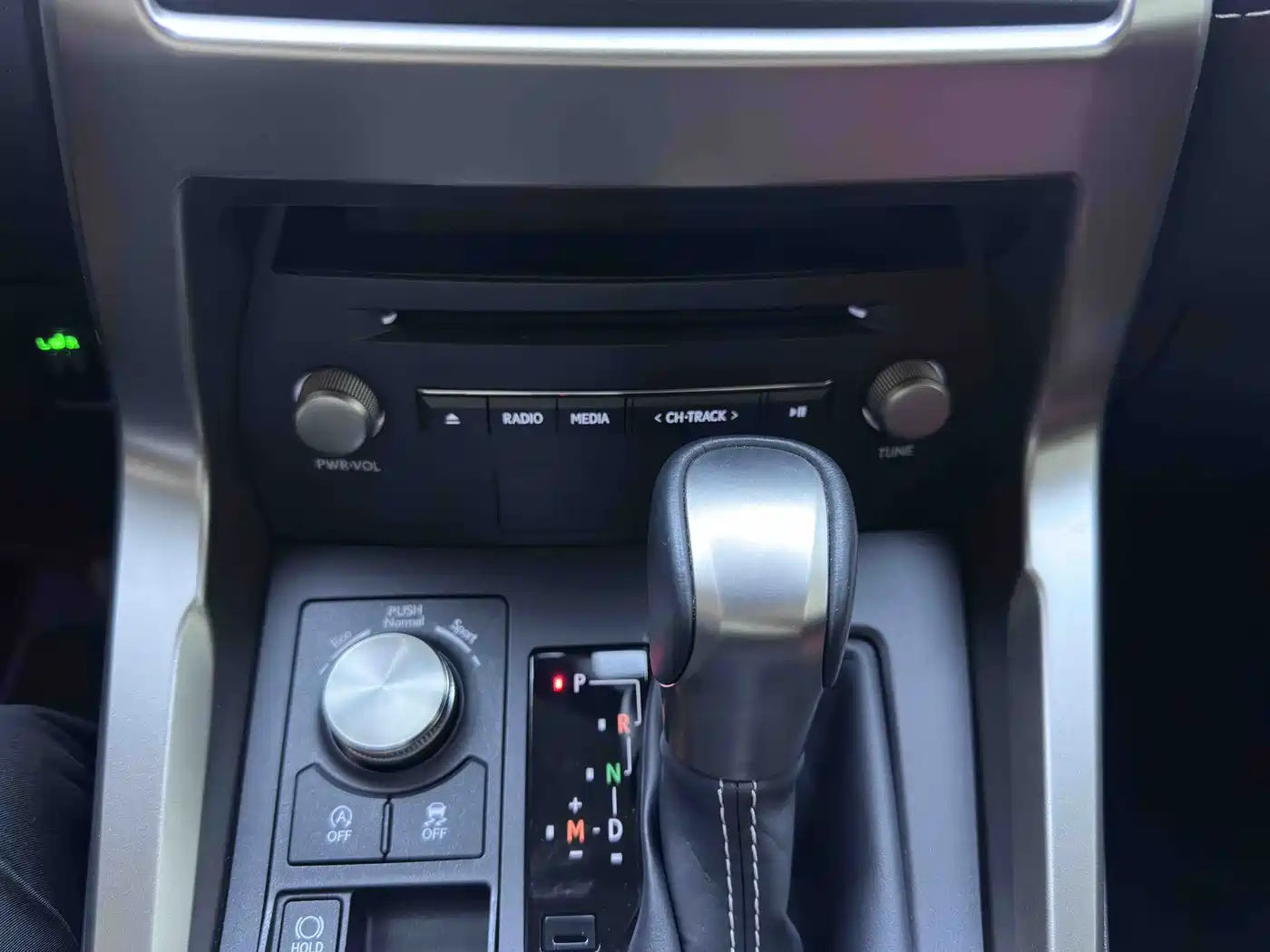 Lexus NX 2020 200 FWD Sharp Edition China VI фото 18