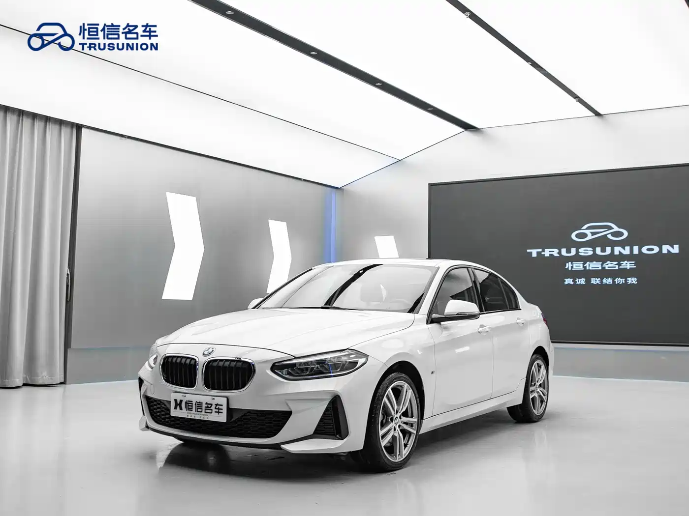 BMW 1 Series 2019 120i Leading M Sport Package фото 3