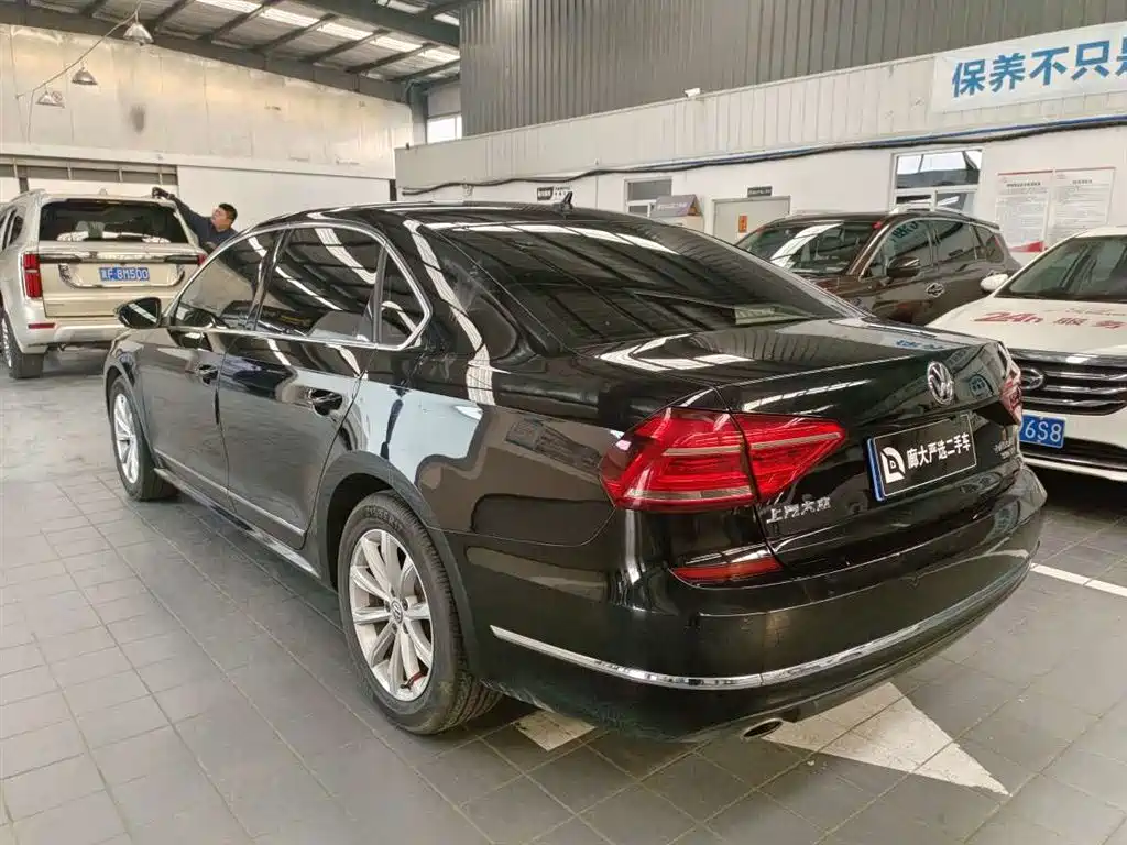Volkswagen Passat 2017 330TSI DSG Prestige фото 9