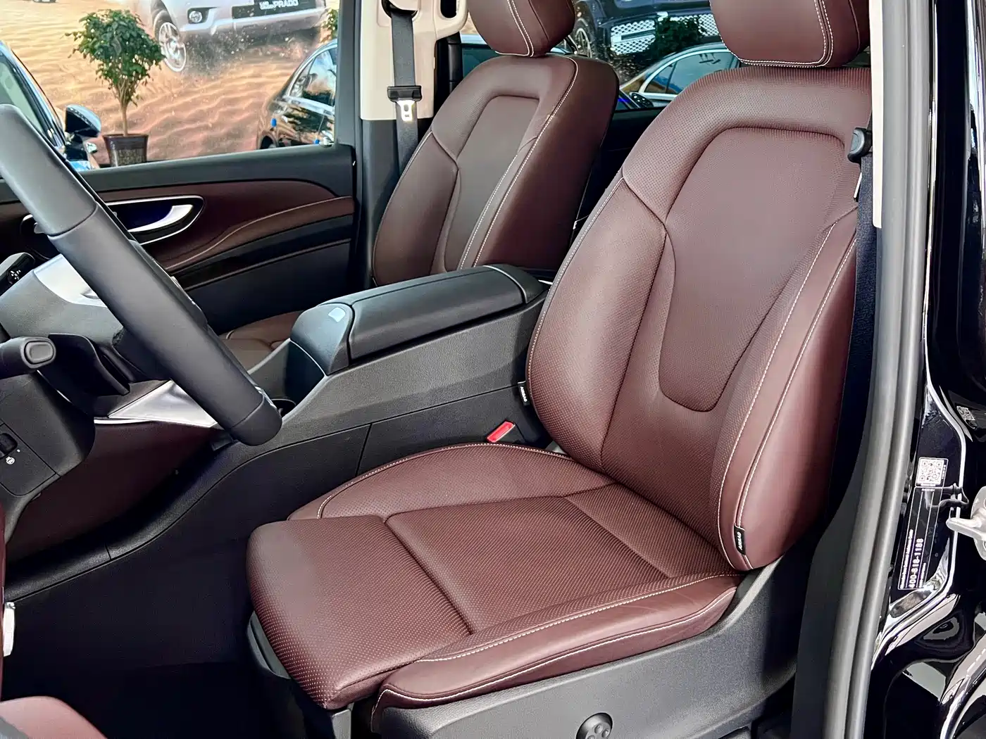 Mercedes-Benz V-Class 2024 V 300 L Long Wheelbase Luxury Edition фото 6