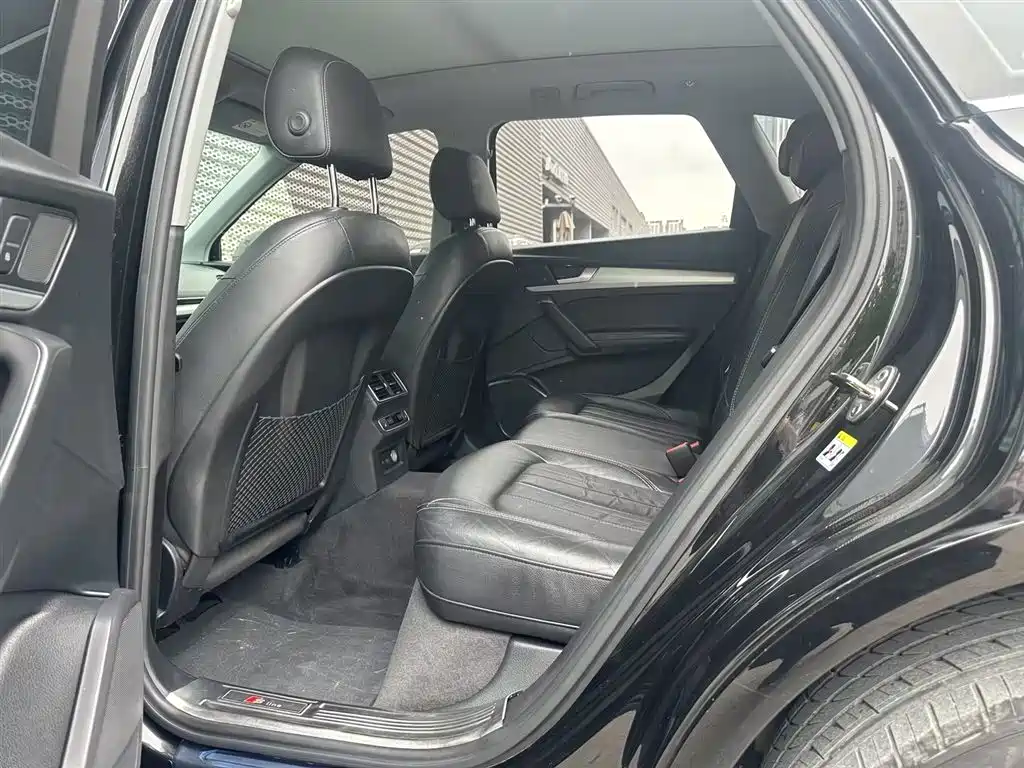 Audi Q5L 2020 Facelift 40 TFSI Honor Fashion фото 16