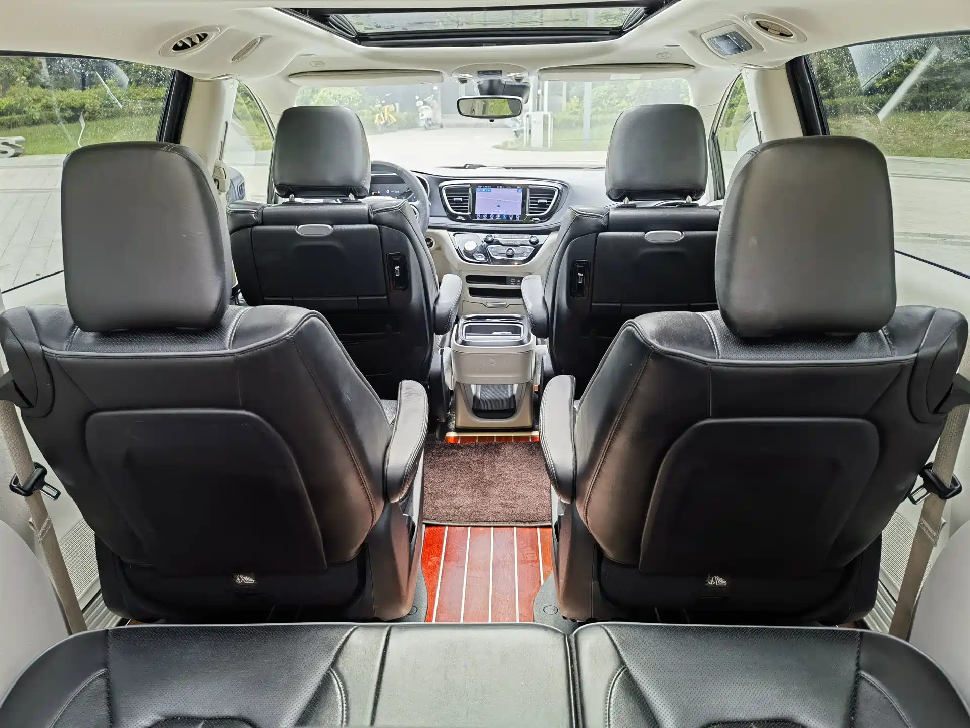 Фото 18 - Chrysler Pacifica PHEV