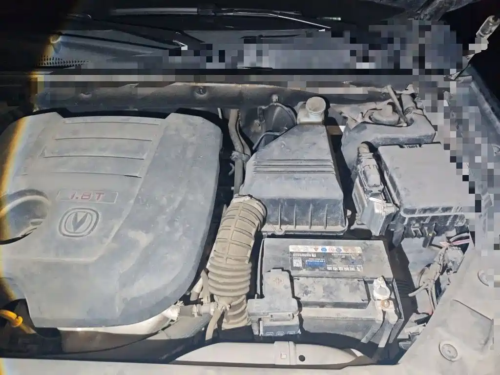 Фото 20 - Changan CS75