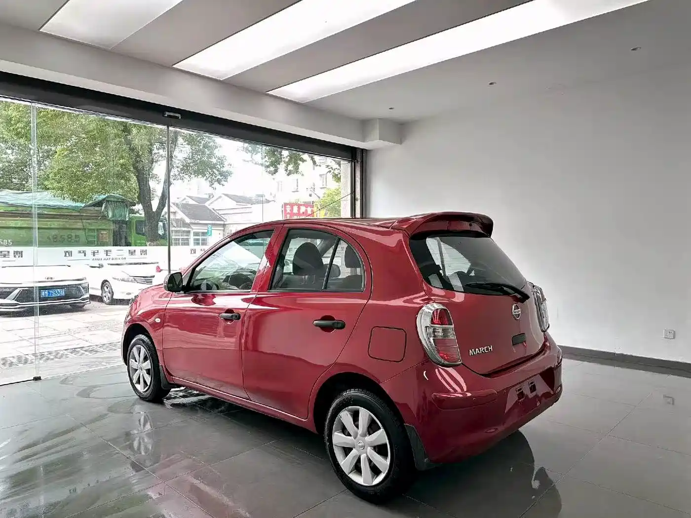 Nissan March 2013 2010 1.5L Automatic Easy Shine Edition