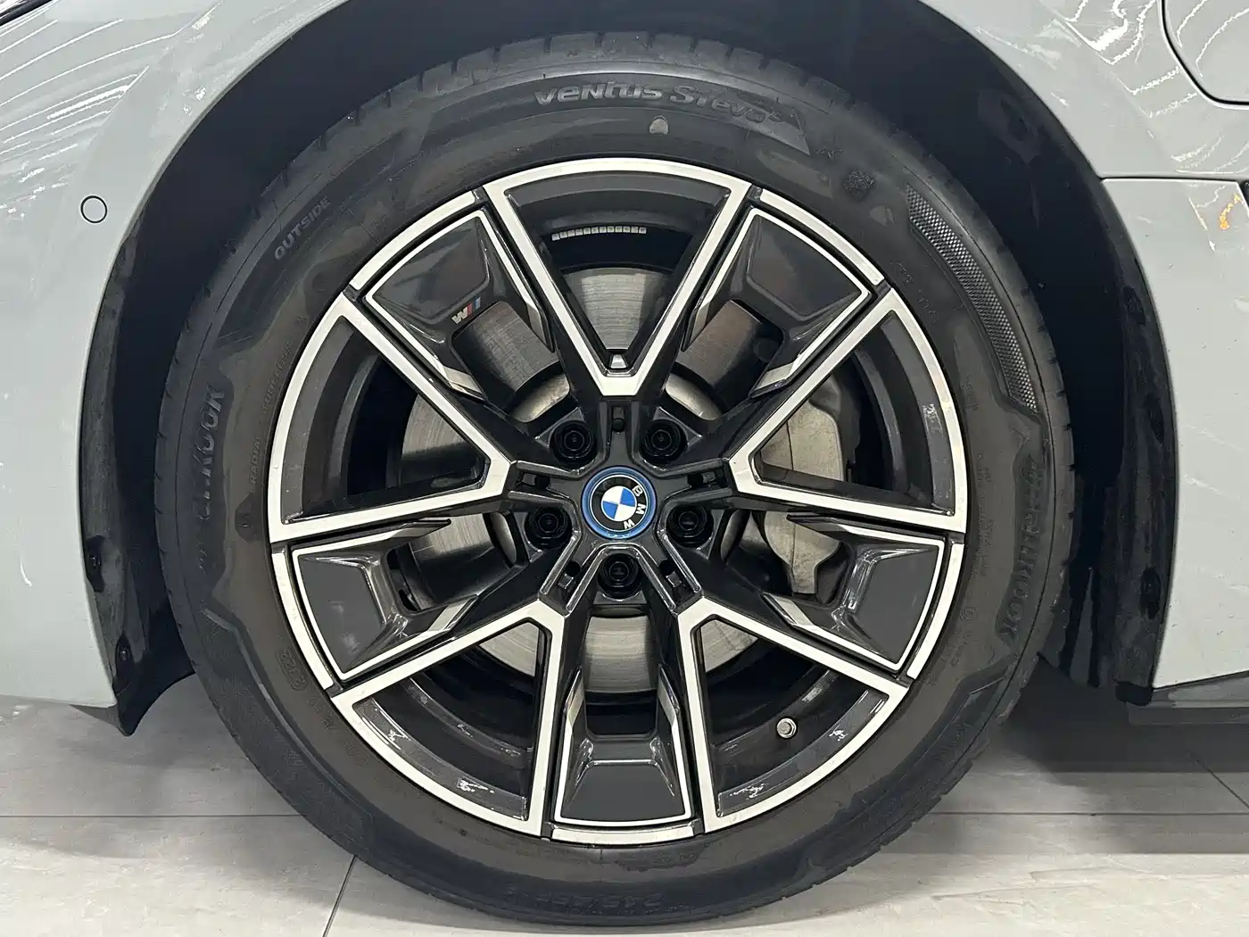 BMW i4 2022 eDrive40 фото 5