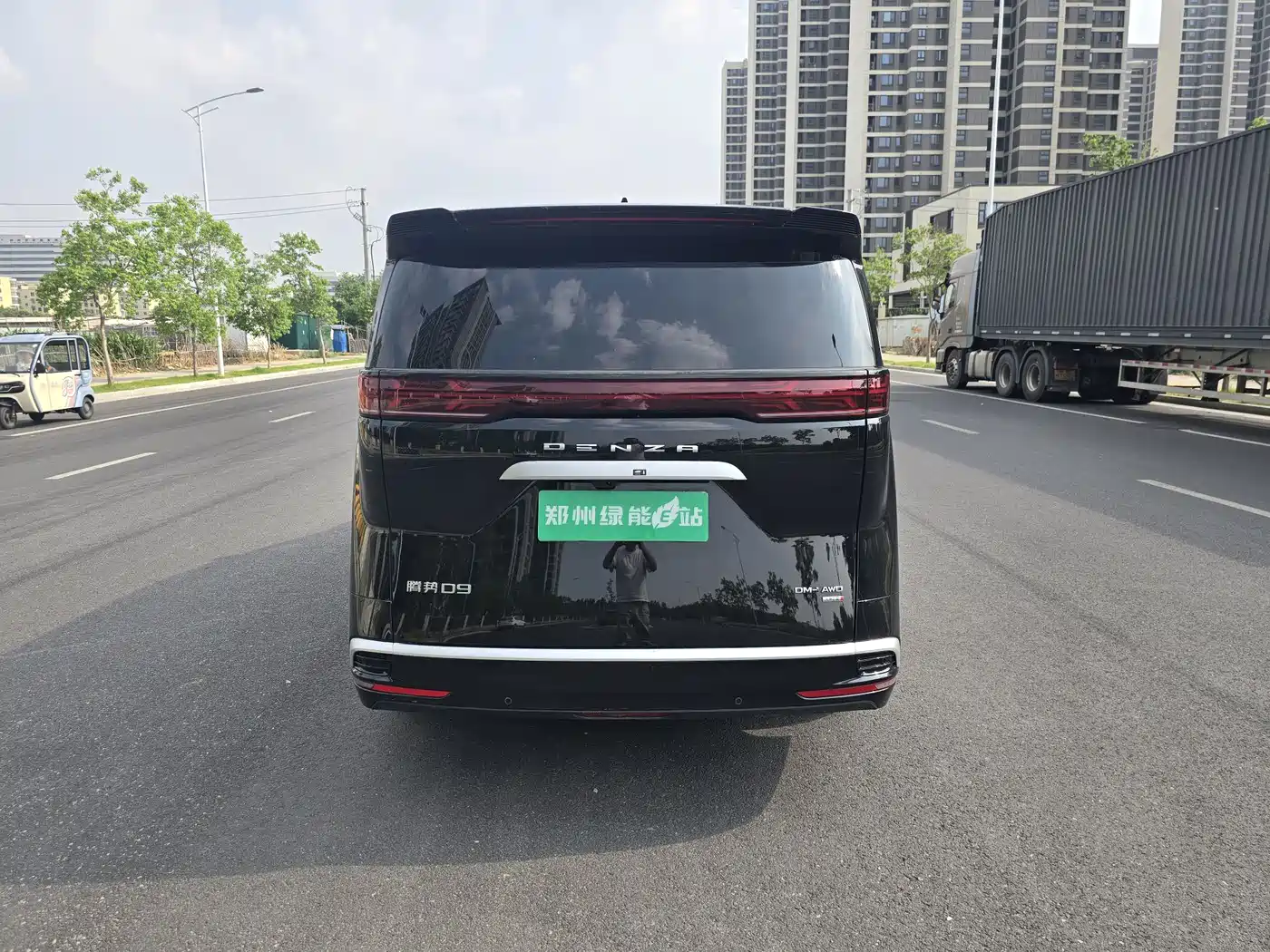 Denza D9 2025 DM-i Smart Drive Edition 1020 AWD Luxury фото 8