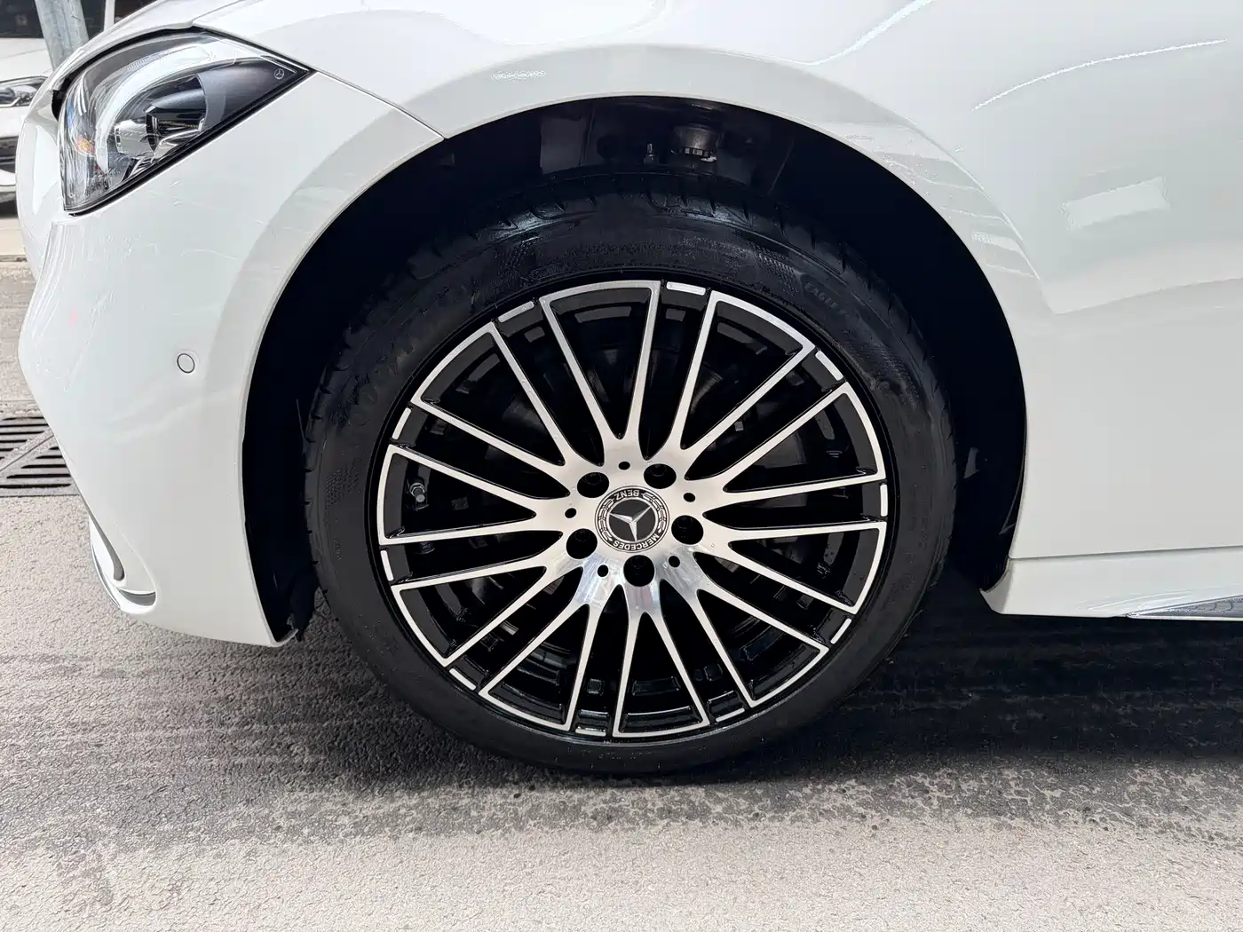 Mercedes-Benz C-Class 2024 Facelift C 200 L Sport фото 33