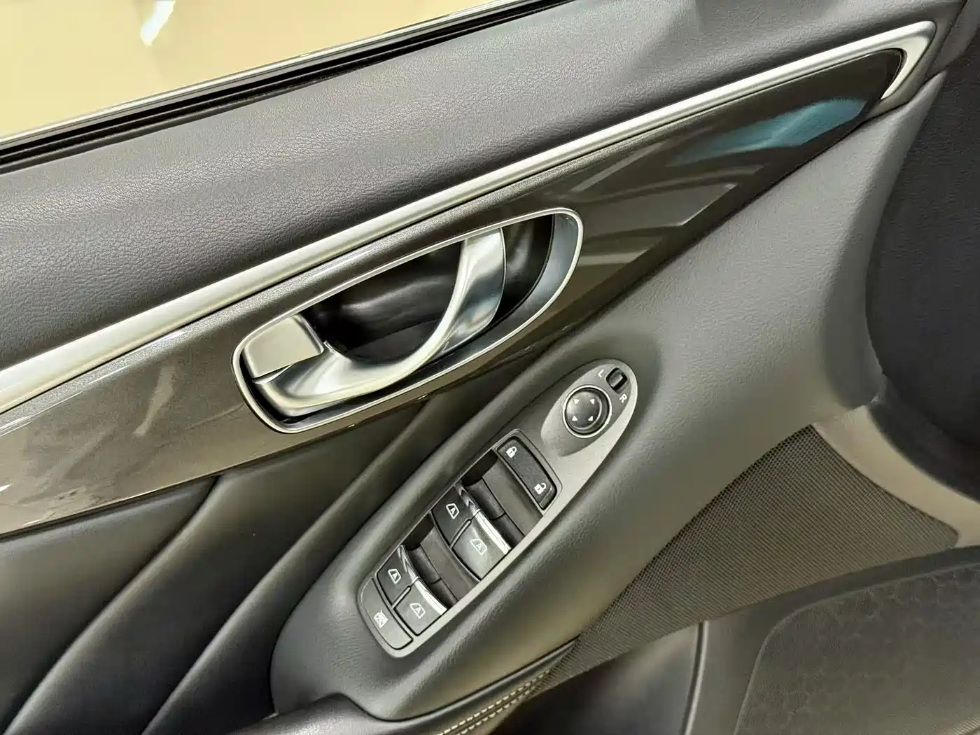Infiniti Q50L 2019 2018 2.0T Comfort (China VI)