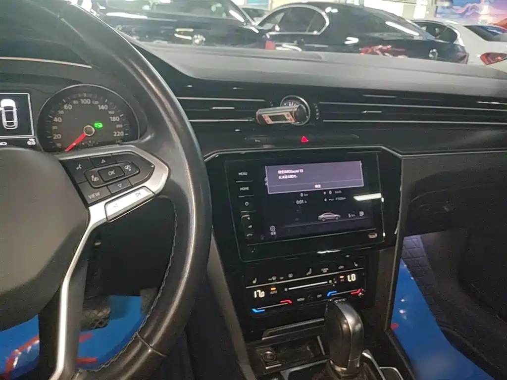 Volkswagen Magotan 2020 330TSI DSG Leading фото 10