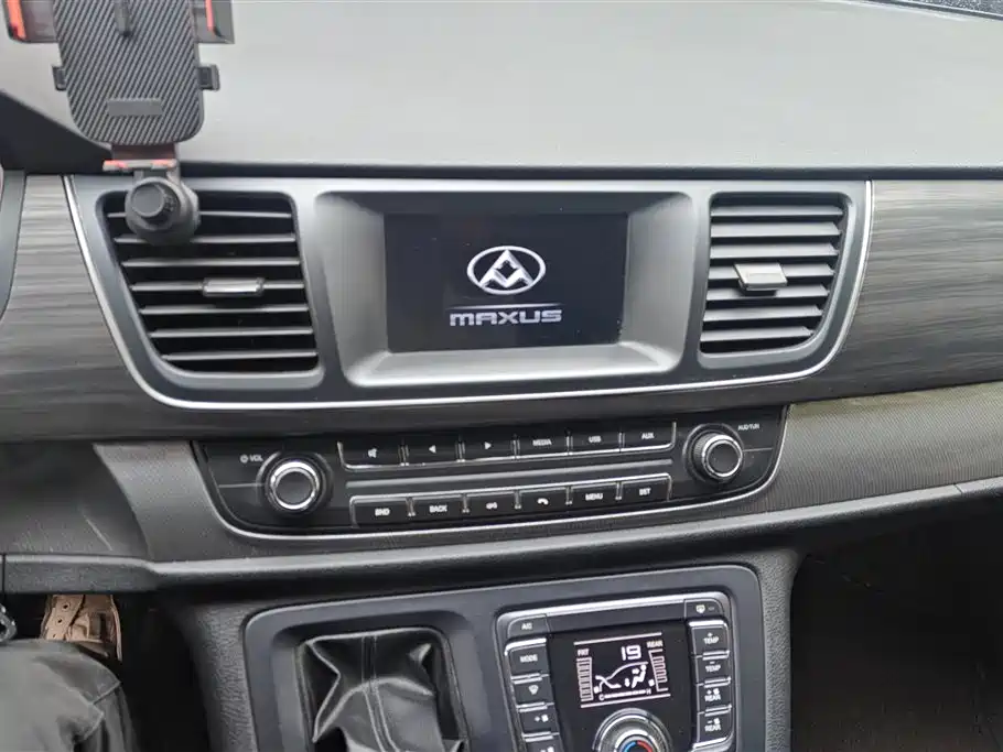 SAIC Maxus Maxus G10 2018 PLUS 1.9T Manual Elite Edition Diesel фото 13