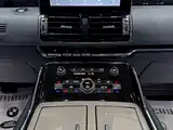 Фото 7 - Lincoln Navigator
