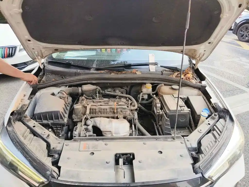 Фото 3 - Roewe i5