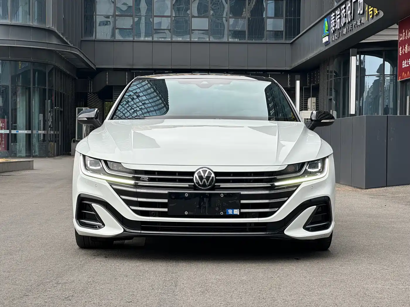Volkswagen FAW-Volkswagen CC 2024 380TSI Eye-catching Edition фото 2