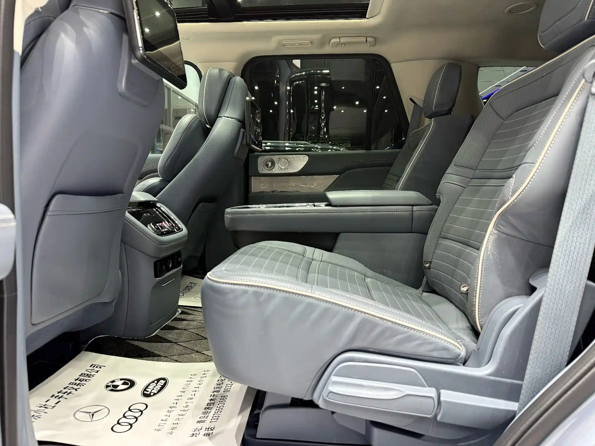 Фото 19 - Lincoln Navigator