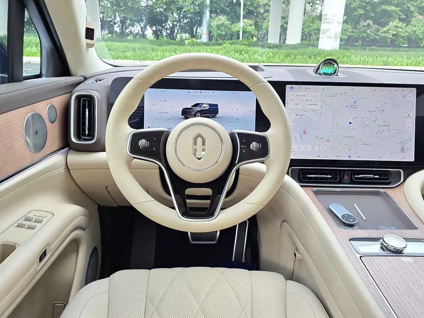 AITO Wenjie AITO M9 2024 Range Extender Max Edition 42kWh 6-seater фото 9