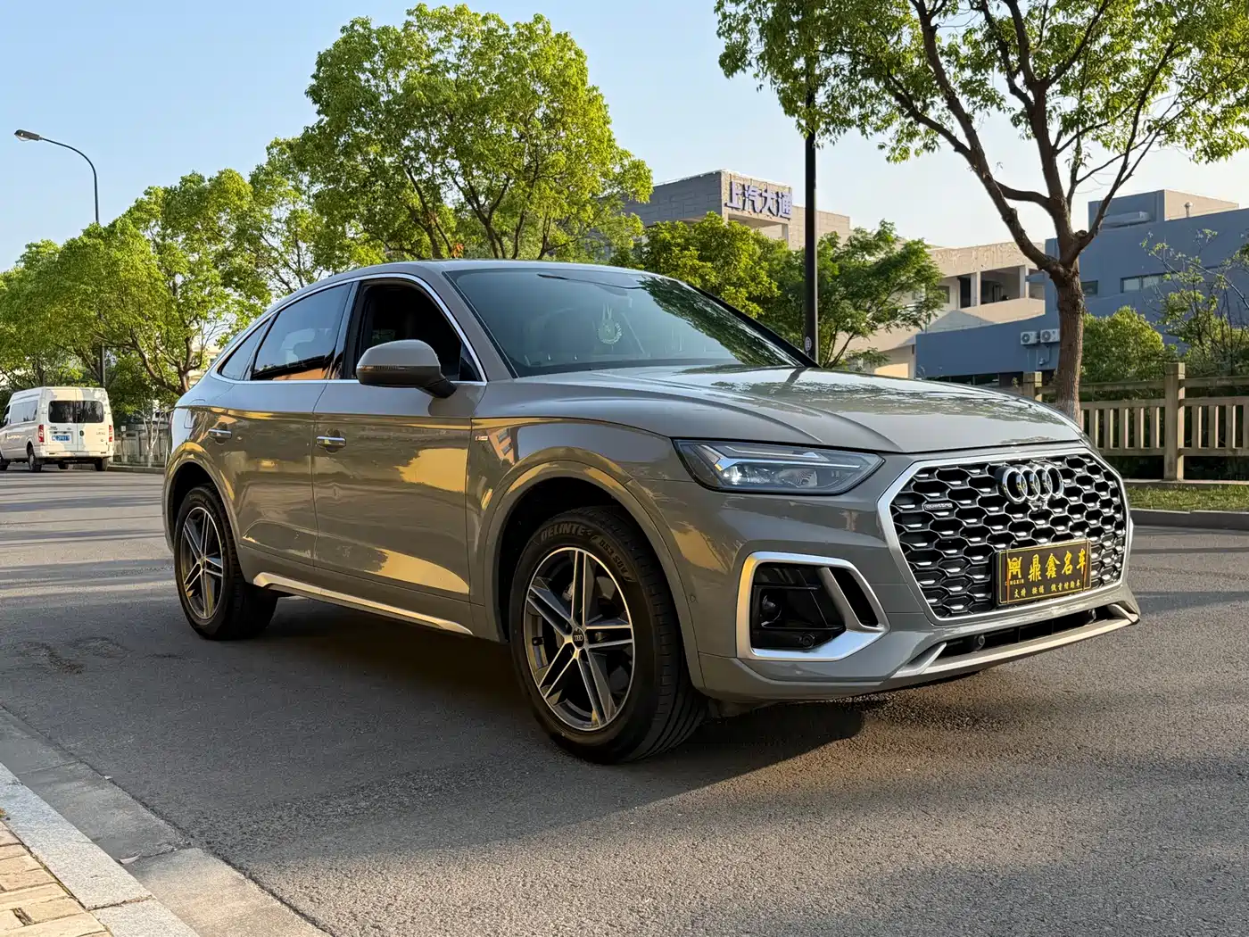 Audi Q5L Sportback 2021 40 TFSI Luxury фото 3