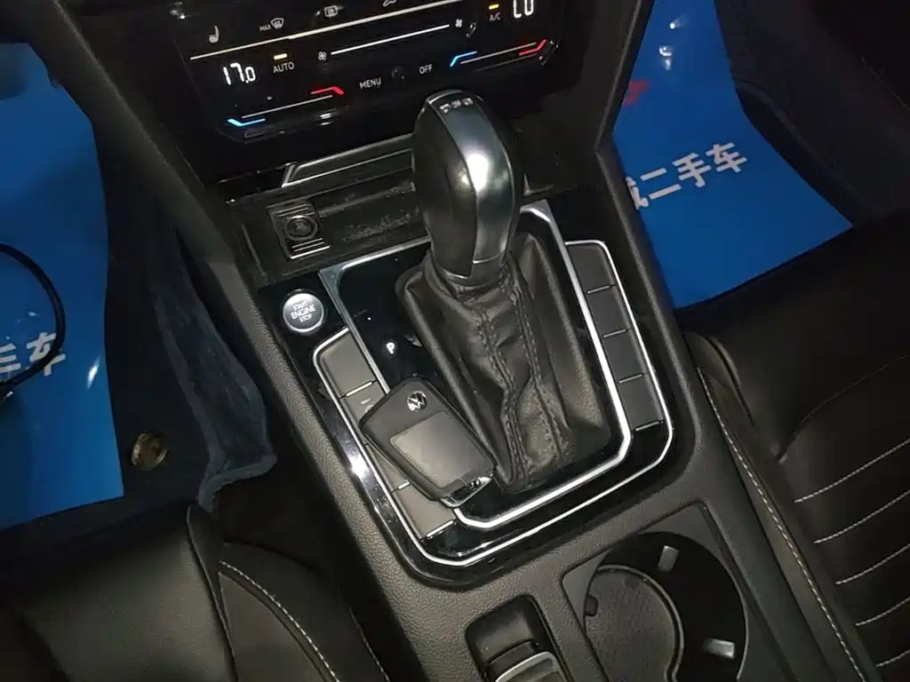 Volkswagen Magotan 2020 330TSI DSG Leading фото 14