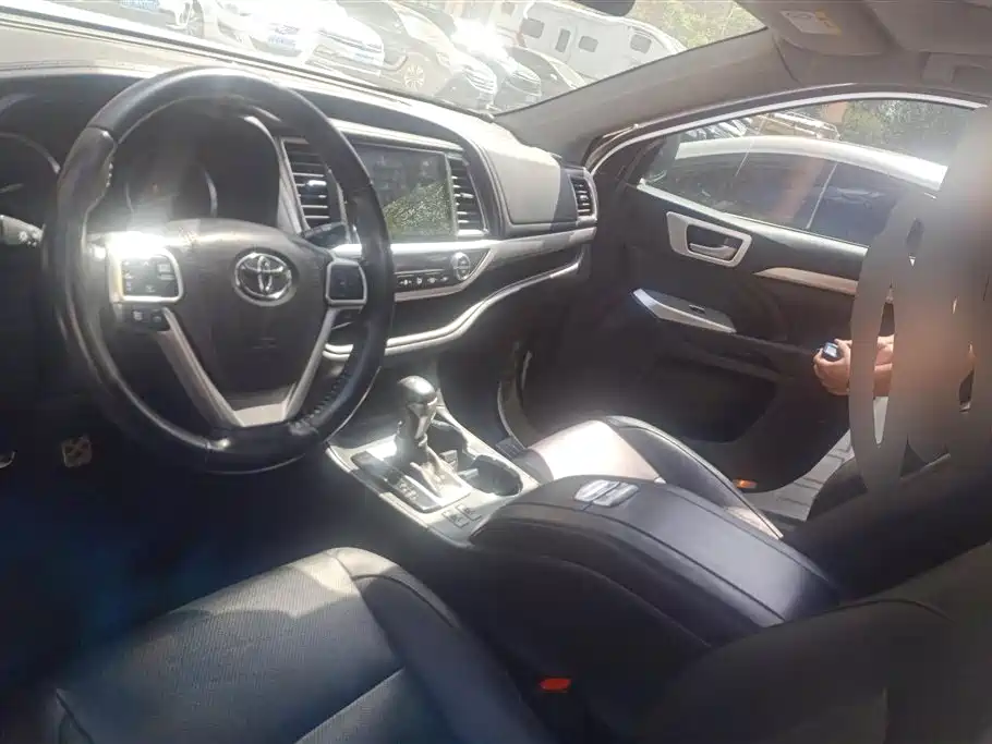 Toyota Highlander 2015 2.0T AWD Luxury Edition 7-seater фото 12