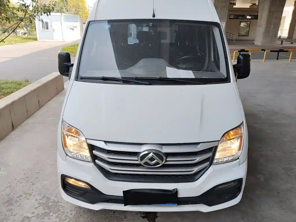 Maxus Xintu V80 2019 2018 2.5T 6MT Aoyun Short Wheelbase Medium Roof 5-6-seater