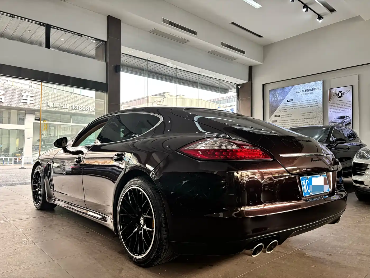 Porsche Panamera 2010 Panamera 3.6L фото 2