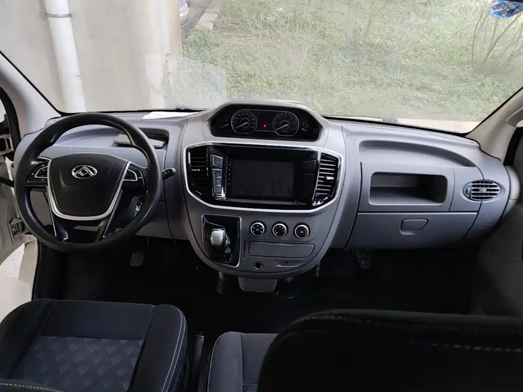 Maxus Xintu V80 2019 2018 2.5T 6MT Aoyun Short Wheelbase Medium Roof 5-6-seater