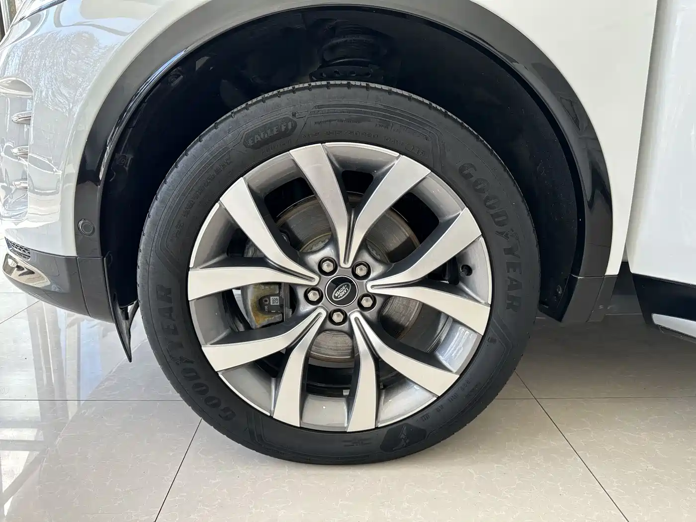 Land Rover Discovery Sport 2024 Luxury Custom Edition фото 37